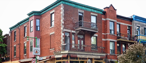 facades of corner buildings